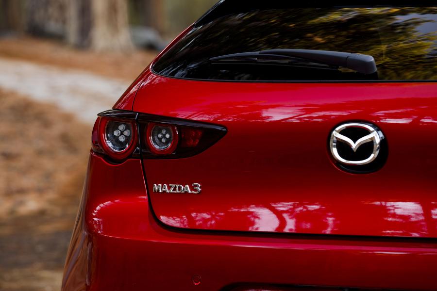 Детали экстерьера Mazda3 Hatchback 2019 года  (NA) (фото 30 из 61)